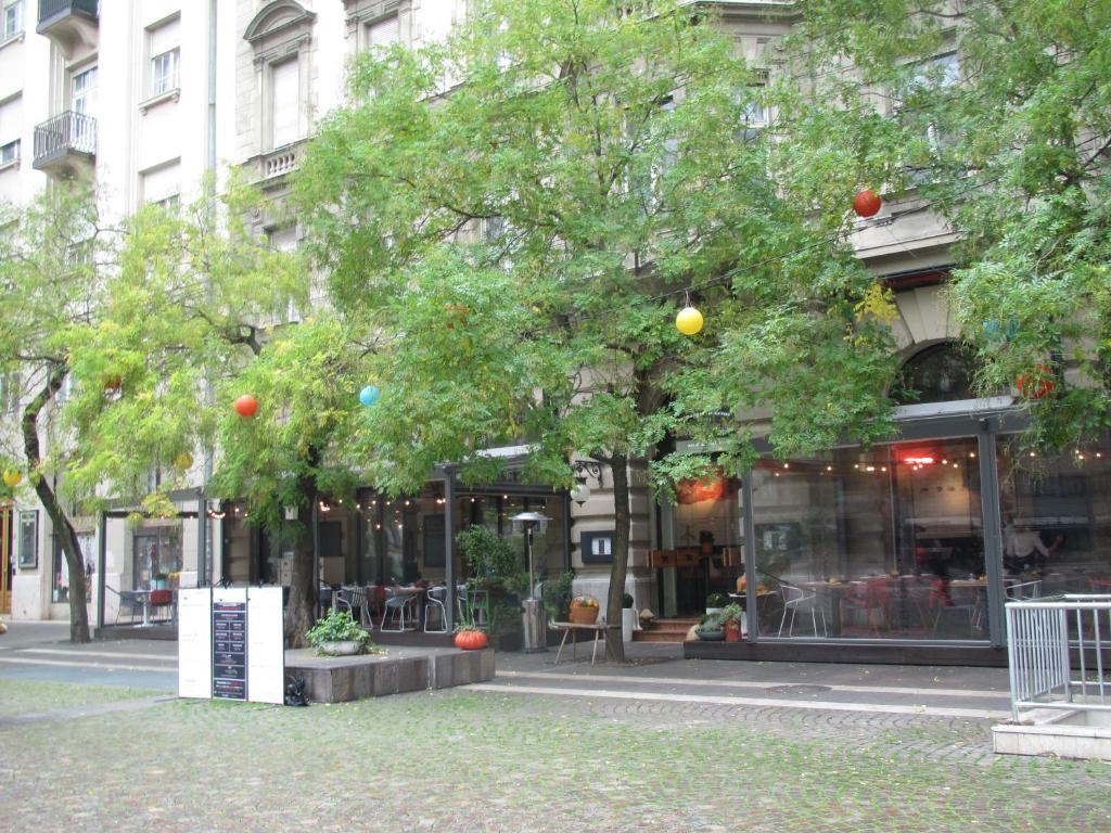 Gold Street